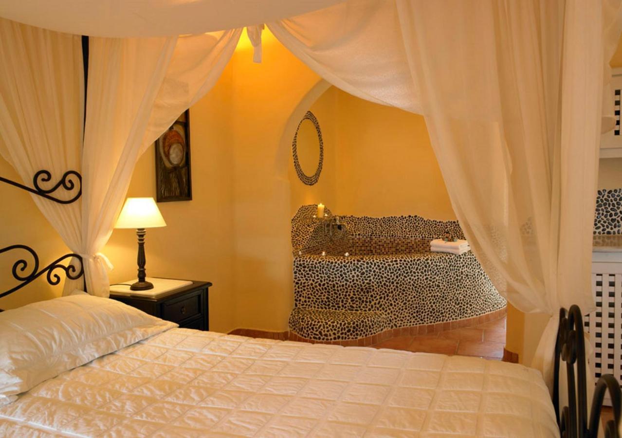 Suites Of The Gods Cave Spa Hotel Мегалохори Екстериор снимка