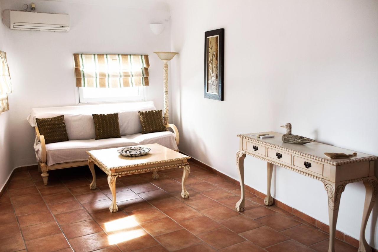 Suites Of The Gods Cave Spa Hotel Мегалохори Екстериор снимка