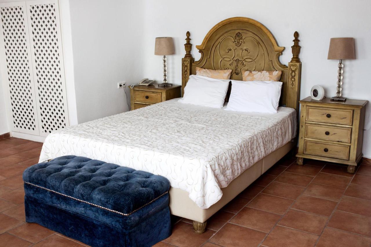 Suites Of The Gods Cave Spa Hotel Мегалохори Екстериор снимка