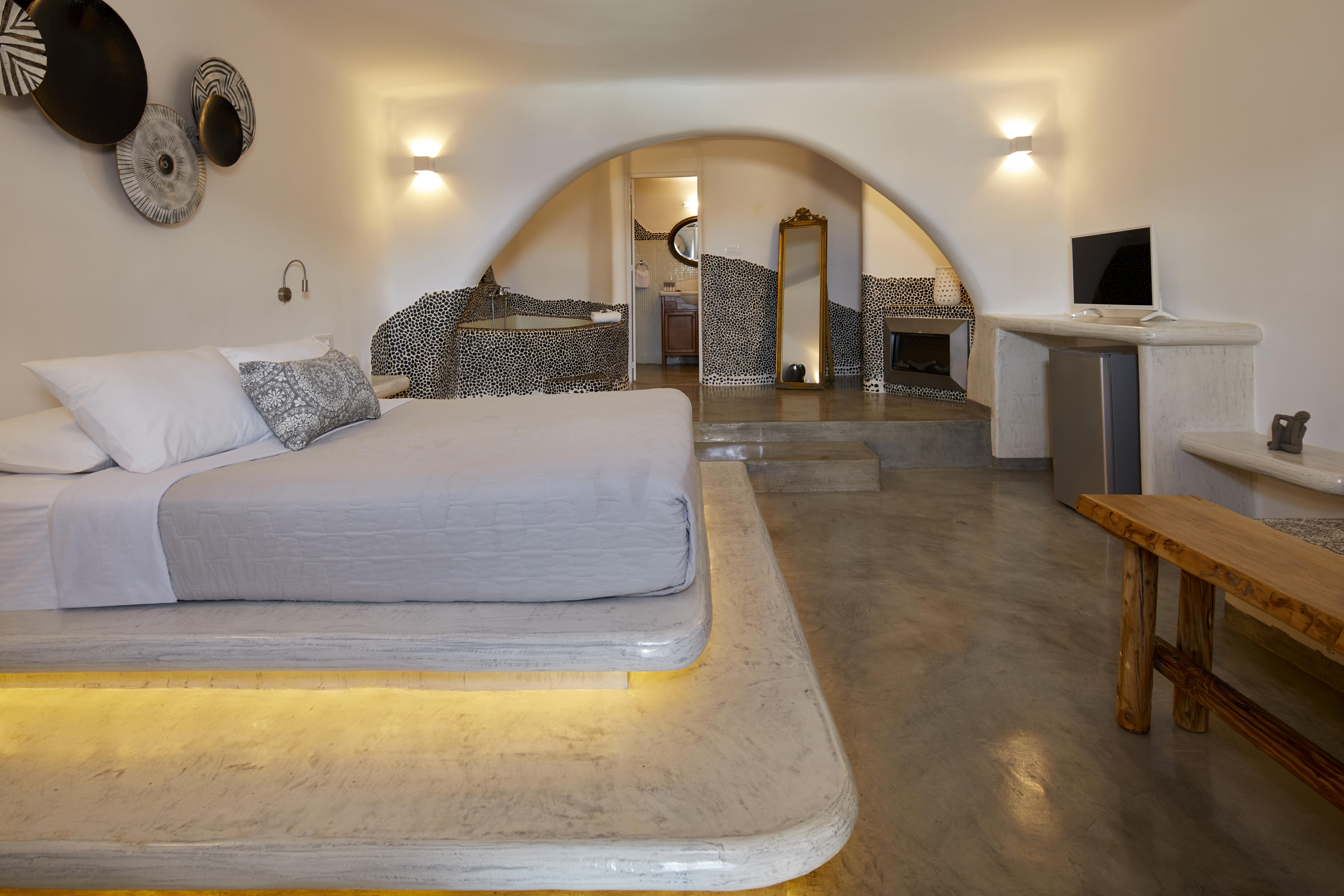 Suites Of The Gods Cave Spa Hotel Мегалохори Екстериор снимка