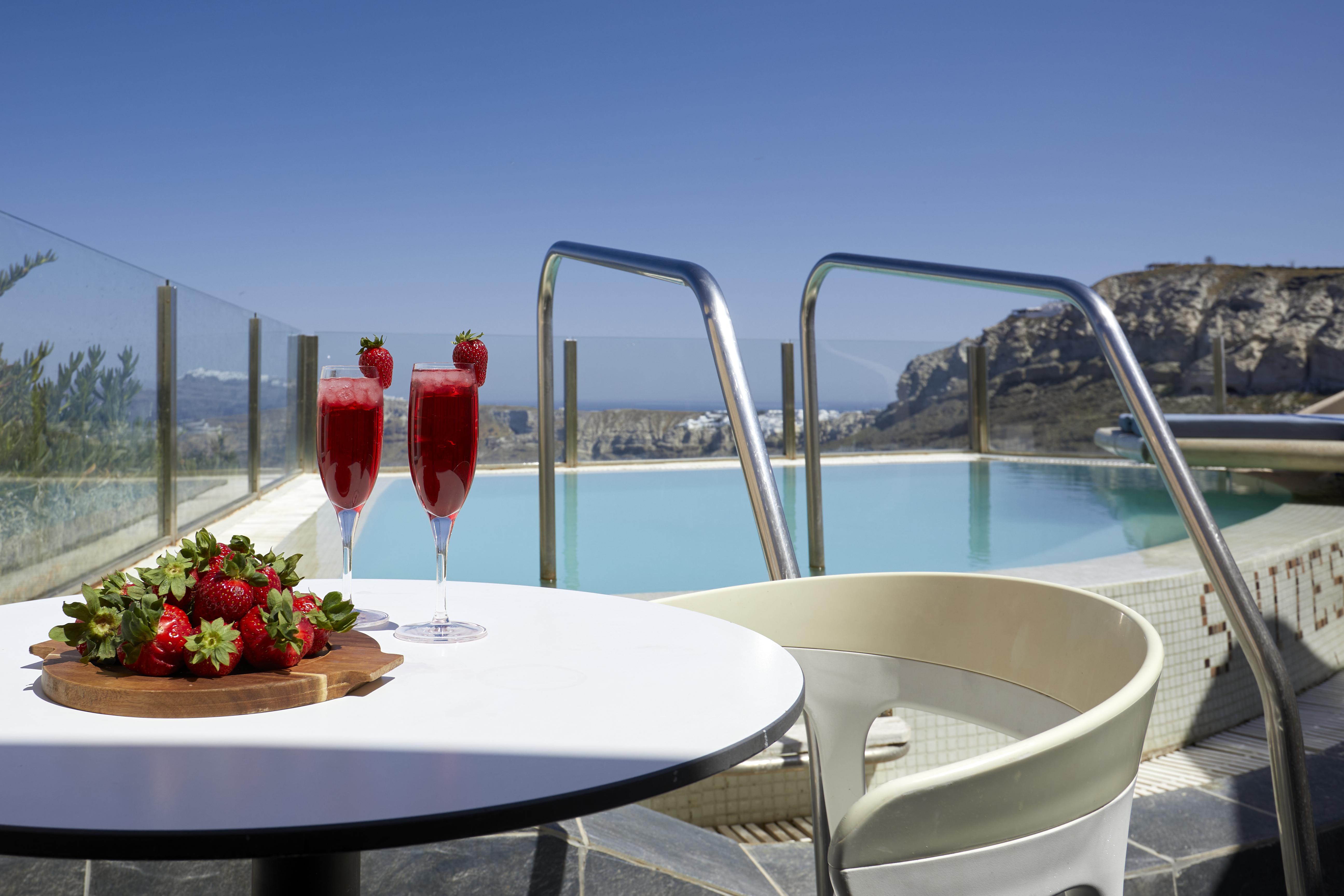 Suites Of The Gods Cave Spa Hotel Мегалохори Екстериор снимка