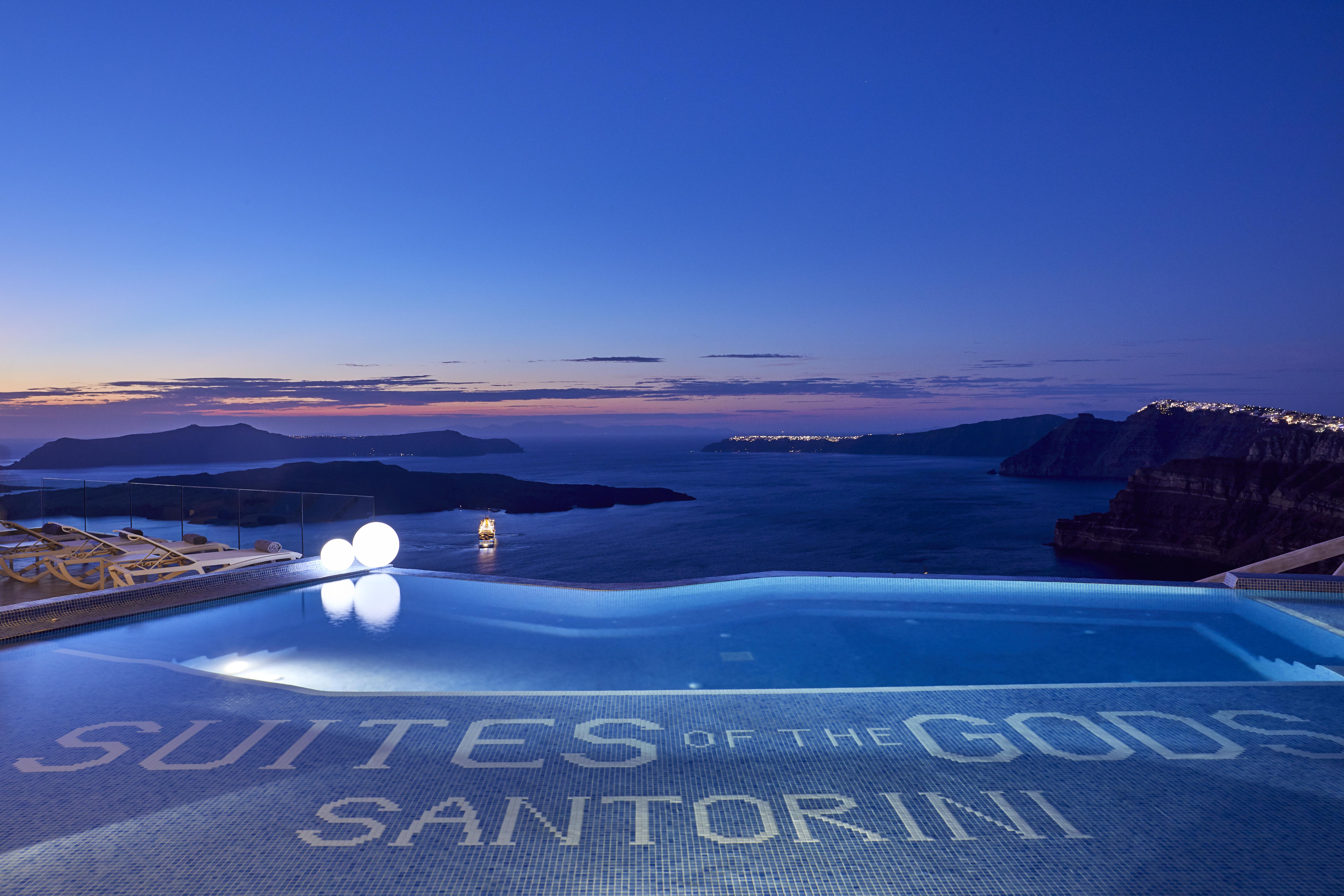 Suites Of The Gods Cave Spa Hotel Мегалохори Екстериор снимка