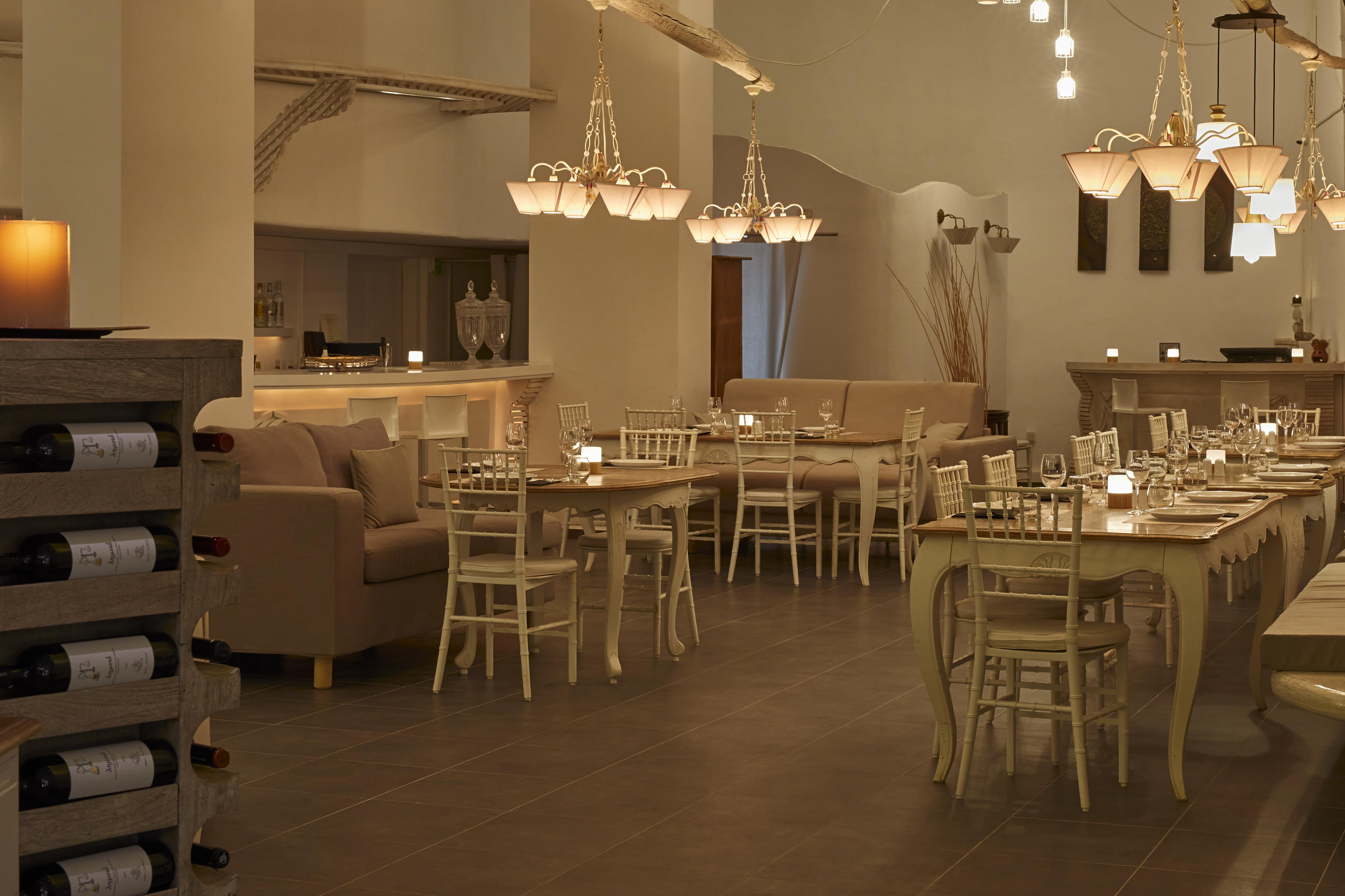Suites Of The Gods Cave Spa Hotel Мегалохори Екстериор снимка