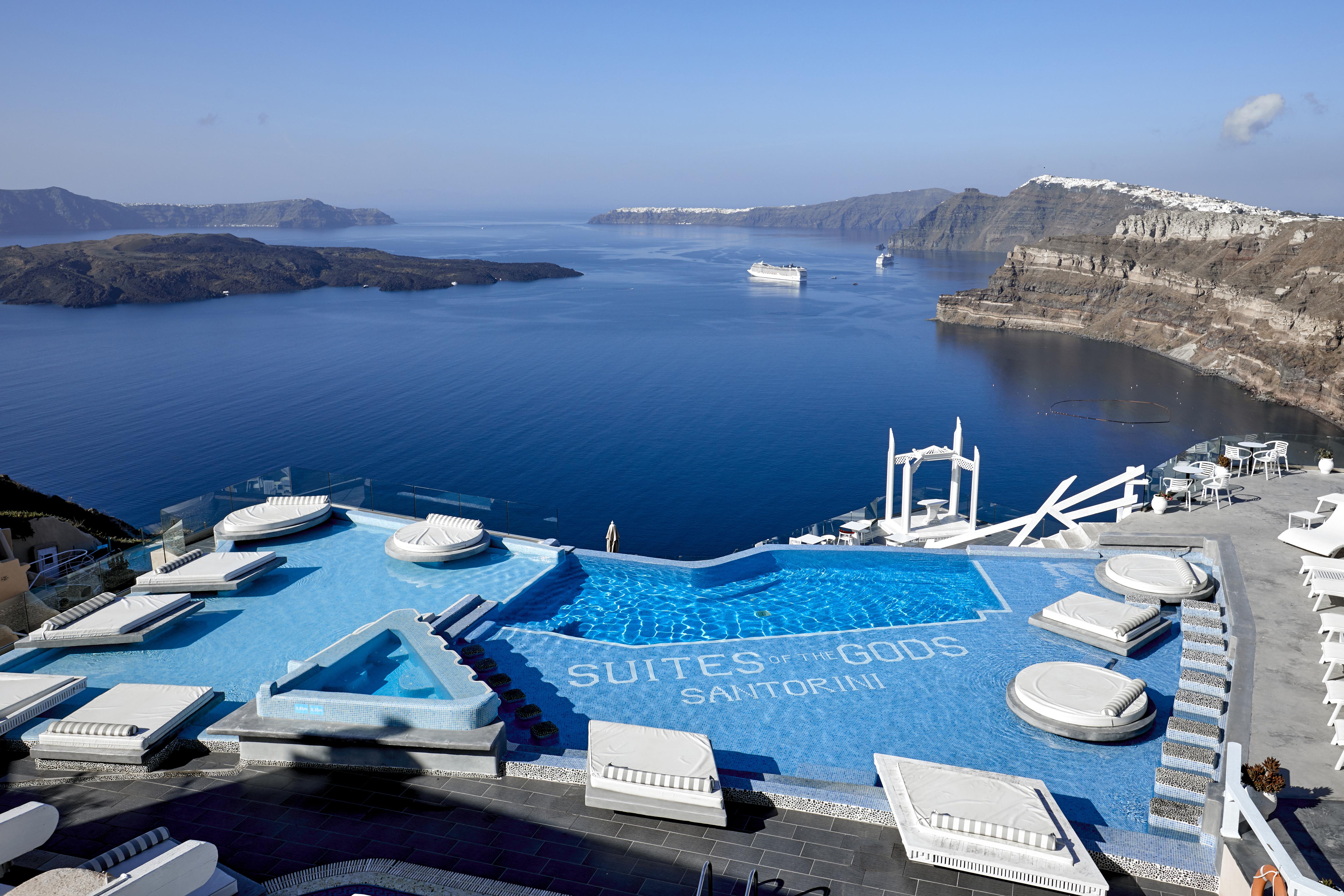 Suites Of The Gods Cave Spa Hotel Мегалохори Екстериор снимка