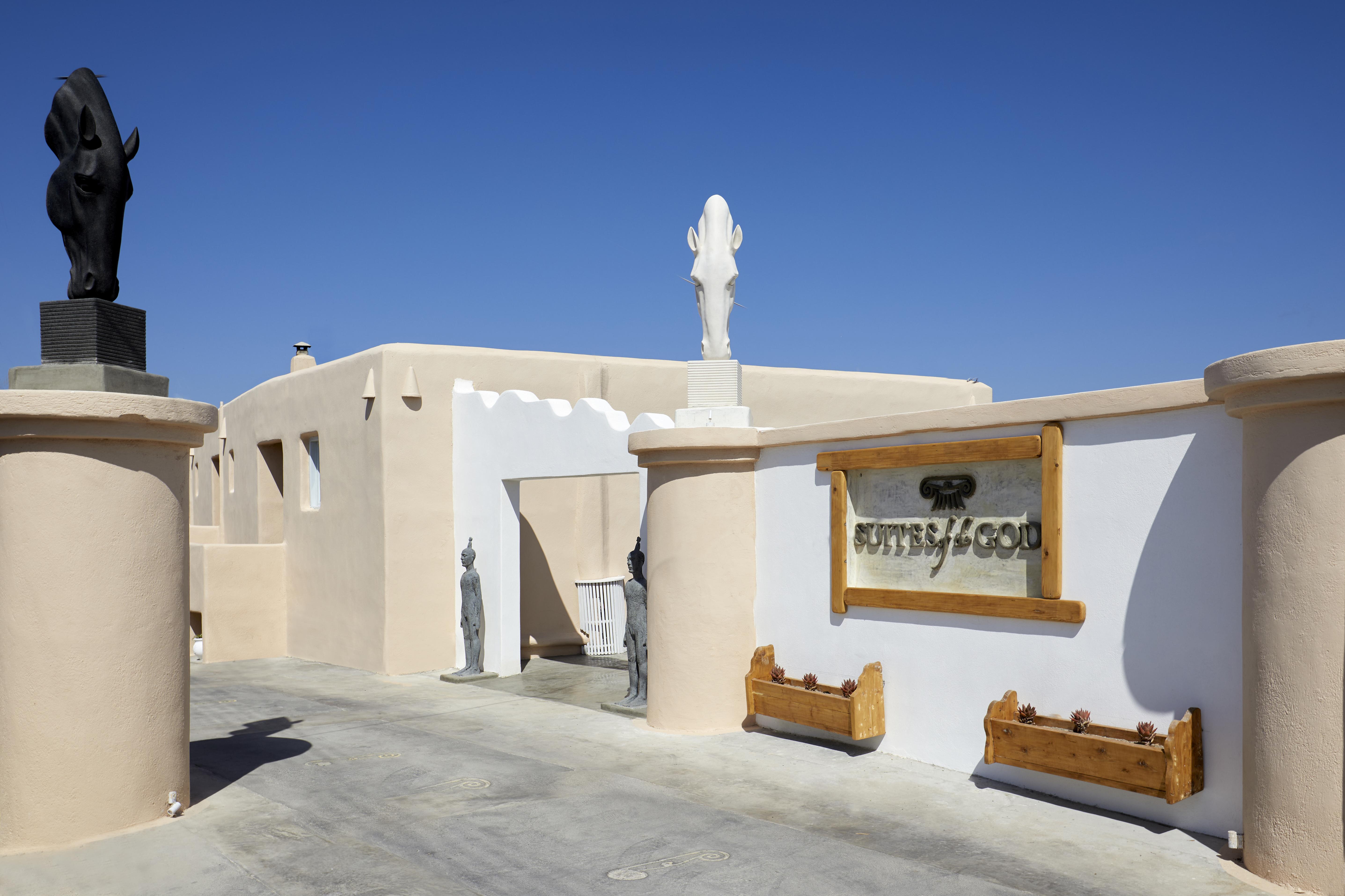 Suites Of The Gods Cave Spa Hotel Мегалохори Екстериор снимка
